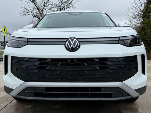White 2026 Volkswagen Tiguan 2.0T SE 4MOTION