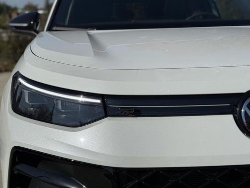 2025 Volkswagen Tiguan 2.0T SE R-Line Black 4MOTION