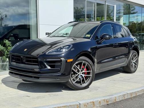 2023 Porsche Macan Base