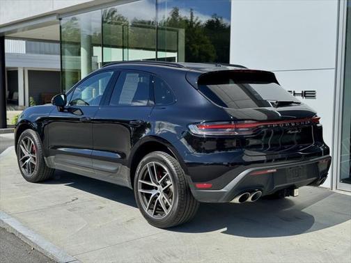 2023 Porsche Macan Base