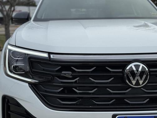 2026 Volkswagen Atlas Cross Sport 2.0T SEL