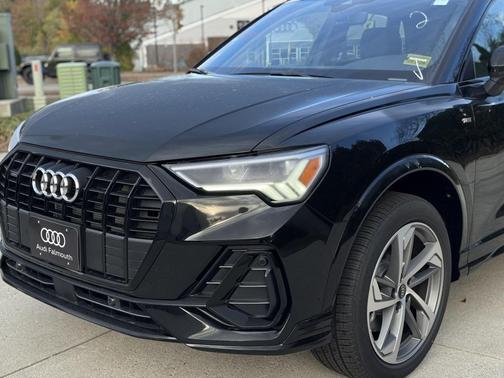 2025 Audi Q3 Premium 45 TFSI S line quattro Tiptronic