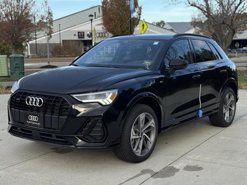 2025 Audi Q3 Premium 45 TFSI S line quattro Tiptronic