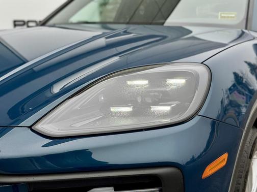 2024 Porsche Cayenne Base (Tiptronic)
