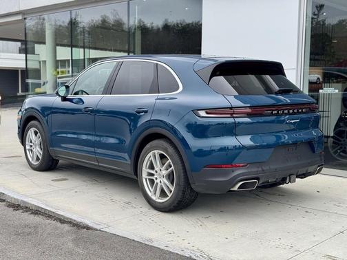 2024 Porsche Cayenne Base (Tiptronic)