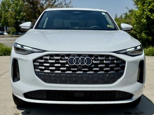 2025 Audi Q5 Premium