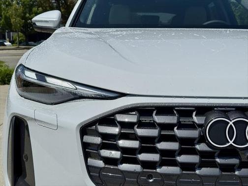 2025 Audi Q5 Premium