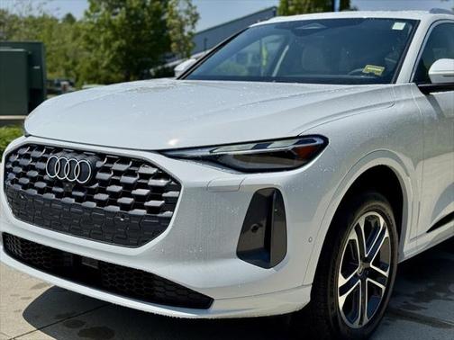 2025 Audi Q5 Premium