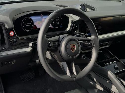 2024 Porsche Cayenne Base (Tiptronic)