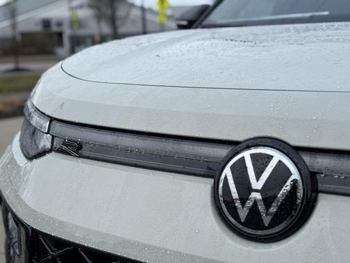 2026 Volkswagen Tiguan 2.0T SE R-Line Black 4MOTION