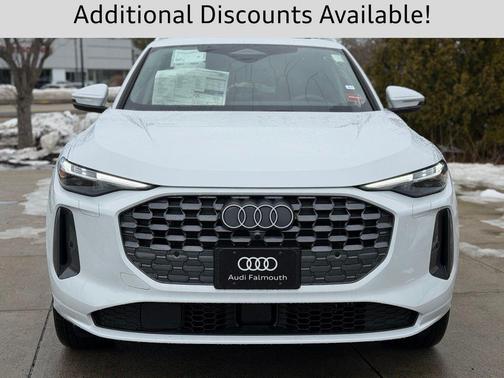Glacier White Metallic 2025 Audi Q5 Premium Plus TFSI quattro S tronic