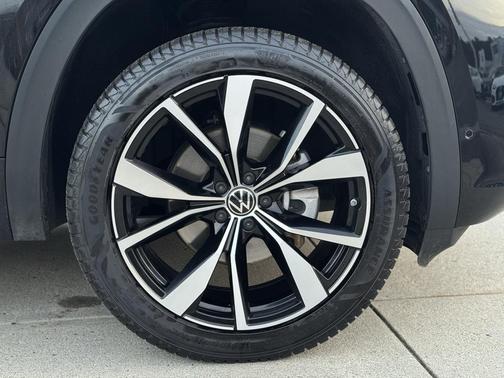 2024 Volkswagen Atlas 2.0T SEL Premium R-Line 4MOTION