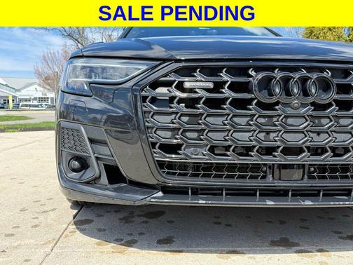Mythos Black Metallic 2022 Audi A8 L 55 TFSI quattro Tiptronic