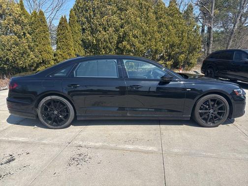 2022 Audi A8 L 55 TFSI quattro Tiptronic