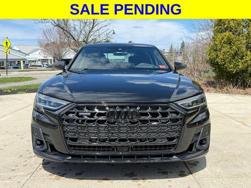 Mythos Black Metallic 2022 Audi A8 L 55 TFSI quattro Tiptronic
