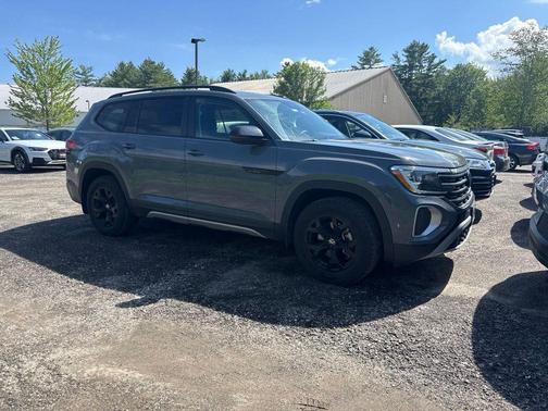 Pure Gray 2025 Volkswagen Atlas 2.0T Peak Edition