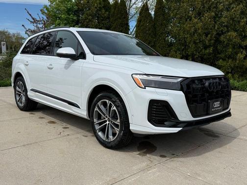 Glacier White Metallic 2026 Audi Q7 45 Premium