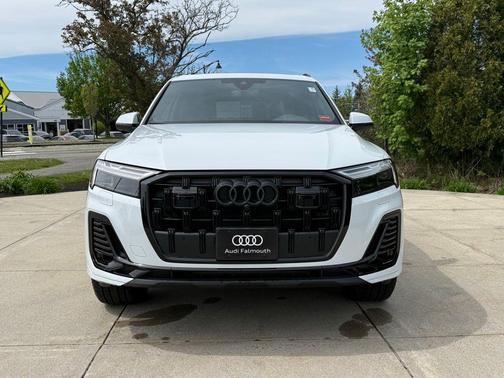 Glacier White Metallic 2026 Audi Q7 45 Premium