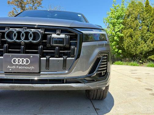 Samurai Gray Metallic 2026 Audi Q7 45 Premium