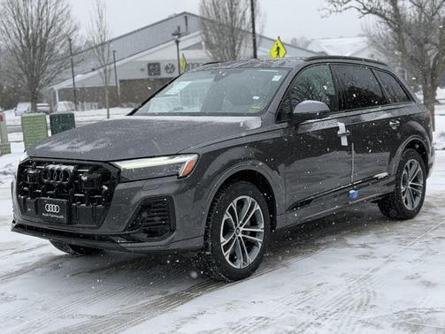 2026 Audi Q7 45 Premium