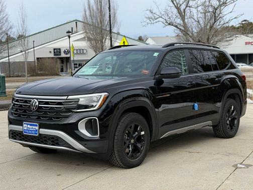 Deep Black Pearl 2026 Volkswagen Atlas Peak Edition