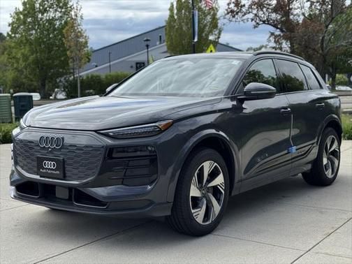 2025 Audi Q6 e-tron Premium Plus quattro