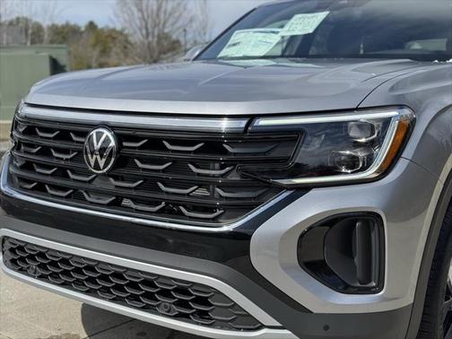 2025 Volkswagen Atlas Cross Sport 2.0T SE w/Technology 4MOTION