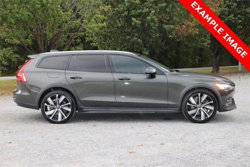 2021 Volvo V60 Cross Country T5