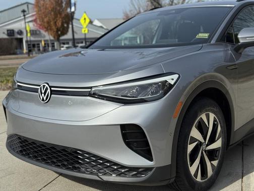 2023 Volkswagen ID.4 Pro