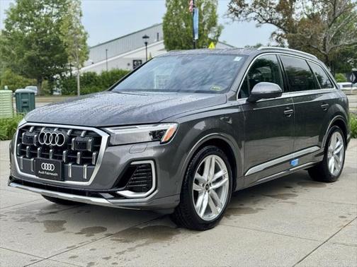 2025 Audi Q7 55 Premium Plus