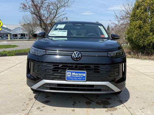 Deep Black Pearl 2026 Volkswagen Tiguan 2.0T SE 4MOTION