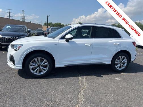 2025 Audi Q3 Premium 45 TFSI S line quattro Tiptronic