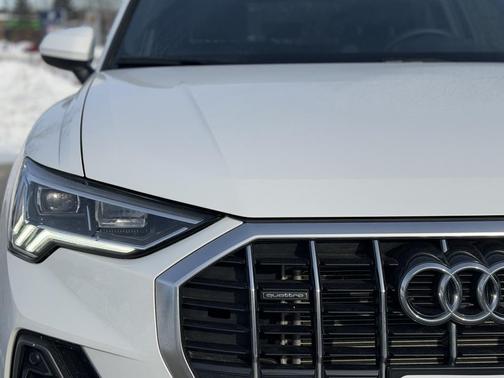 2025 Audi Q3 Premium 45 TFSI S line quattro Tiptronic