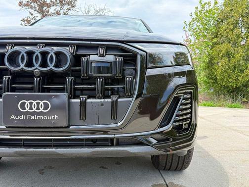 Tamarind Brown Metallic 2026 Audi Q7 45 Premium