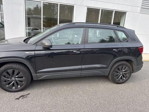Deep Black Pearl 2022 Volkswagen Taos 1.5T S