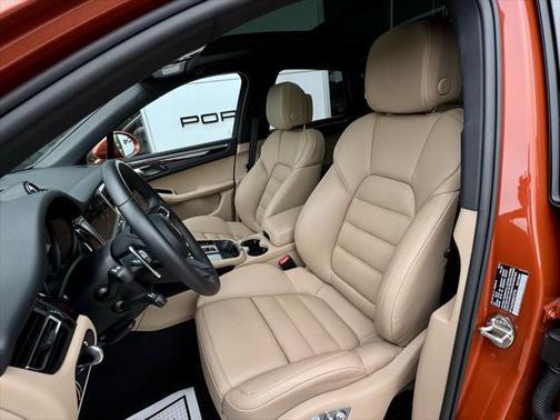 2024 Porsche Macan Base