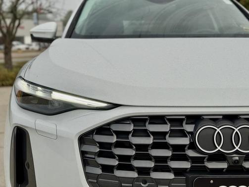 2025 Audi Q5 Premium Plus