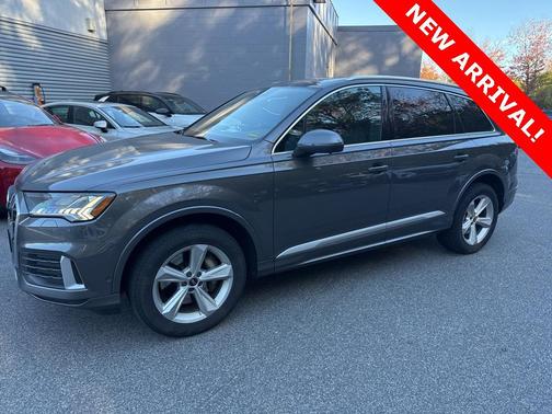 2023 Audi Q7 45 Premium Plus