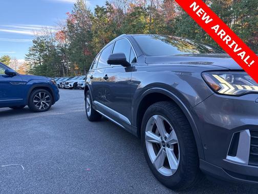 2023 Audi Q7 45 Premium Plus
