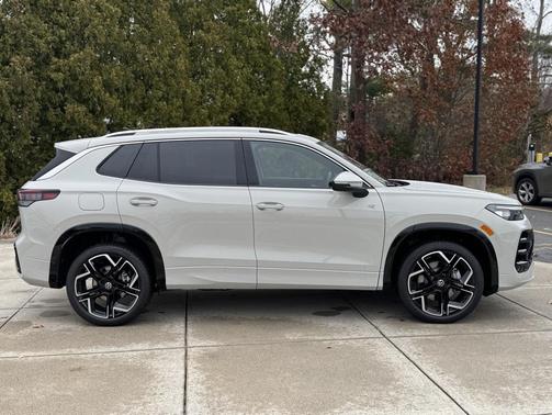 2026 Volkswagen Tiguan 2.0T SEL R-Line 4MOTION