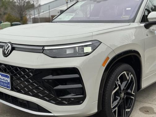 2026 Volkswagen Tiguan 2.0T SEL R-Line 4MOTION