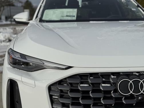 2025 Audi Q5 Premium TFSI quattro S tronic