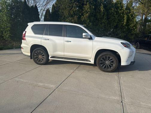 Starfire Pearl 2022 Lexus GX 460 Premium