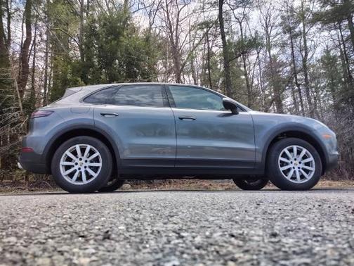 Photo 3 of 19 of 2019 Porsche Cayenne Base