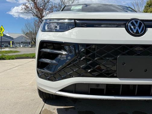 sandstone 2026 Volkswagen Tiguan 2.0T SEL R-Line 4MOTION