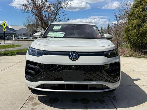 sandstone 2026 Volkswagen Tiguan 2.0T SEL R-Line 4MOTION