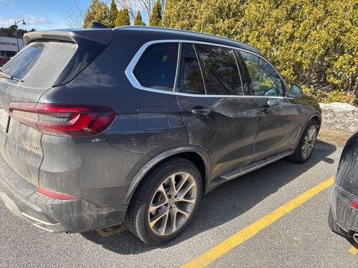 Dark Graphite Metallic 2022 BMW X5 xDrive40i