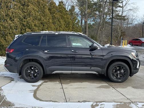 2026 Volkswagen Atlas Peak Edition