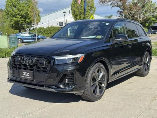 2025 Audi Q7 55 Premium Plus