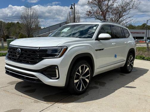 Opal White 2026 Volkswagen Atlas 2.0T SEL Premium R-Line 4MOTION